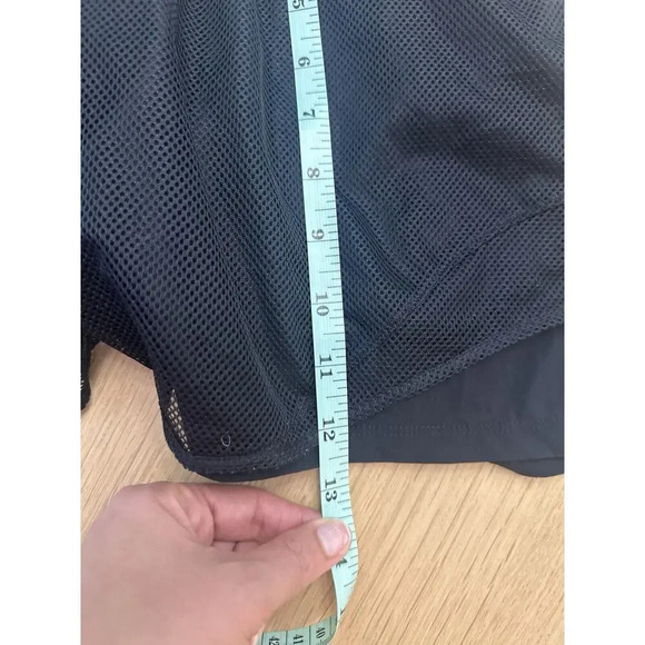 Under Armour Warrior Mesh Layer Womens Training Shorts Black Gym SIZE SMALL - Picture 9 of 10